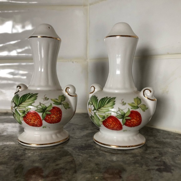 queens Other - Queens strawberry fine bone China salt and pepper shakers